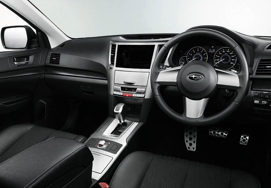  Subaru Legacy Touring Wagon 2010 года  (фото 2 из 39)